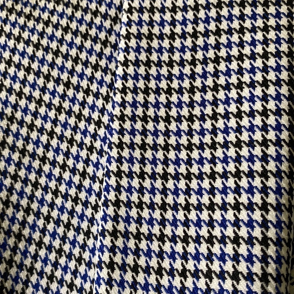 Tahari - Picture 4 of 6